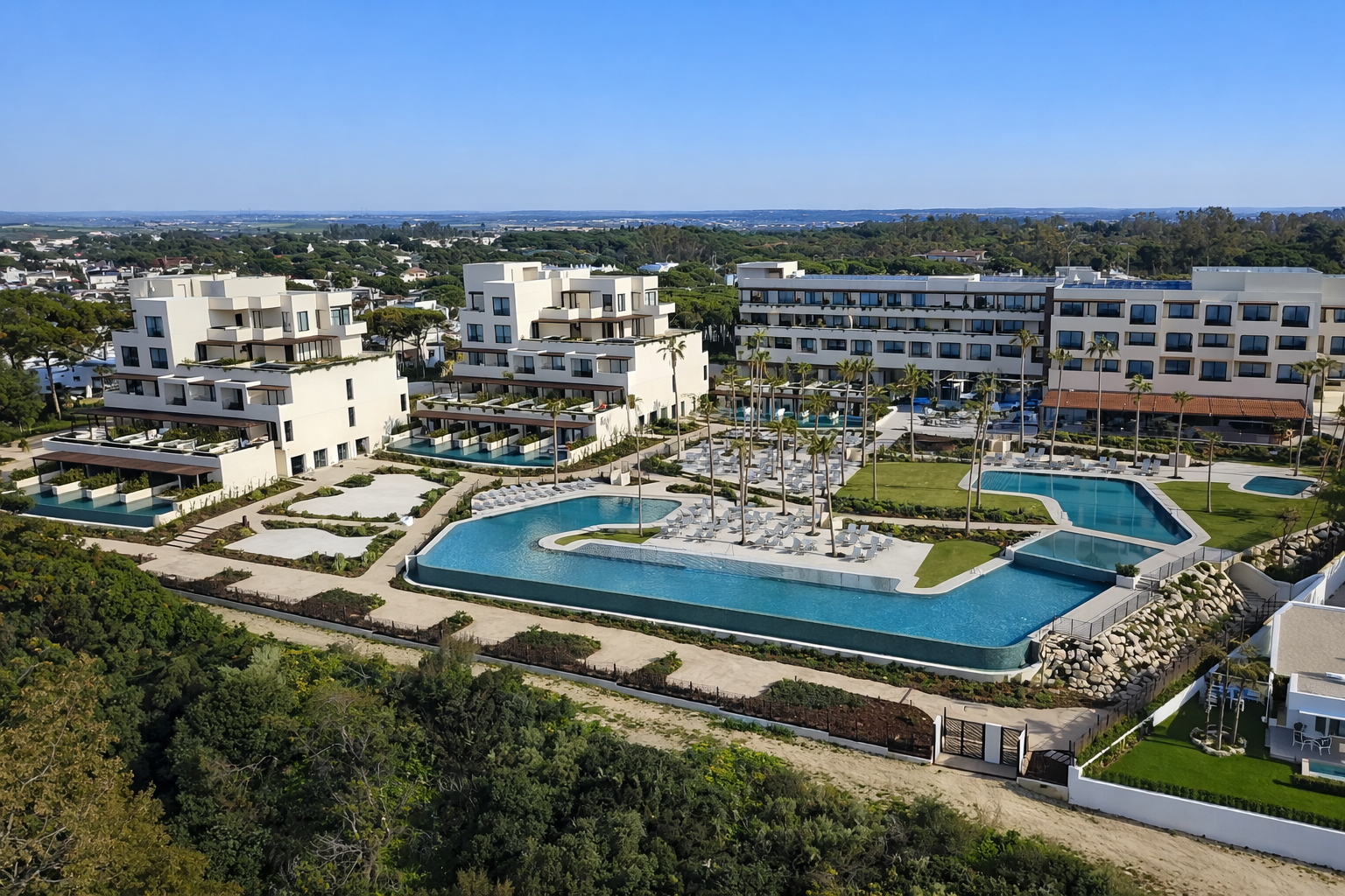 Proyeco lleva a cabo la gestión integra del Punta Bermeja Premium Beach Hotel en Cádiz.​